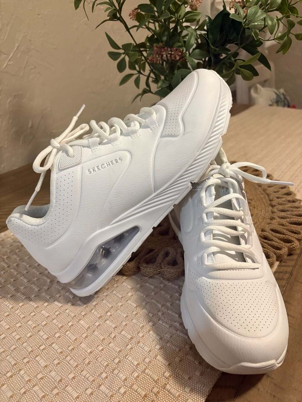 Skechers Street Uno Stand On Air White Sneakers
